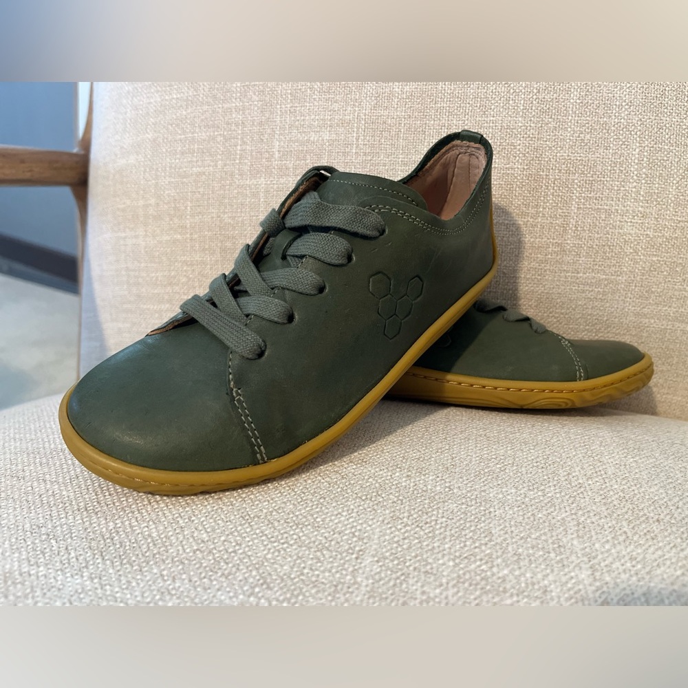 New! Vivobarefoot Addis in Botanical Green; Size 35